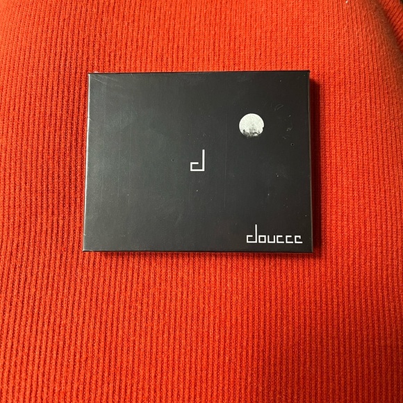 Doucce On The Go Makeup Palette - Picture 2 of 3